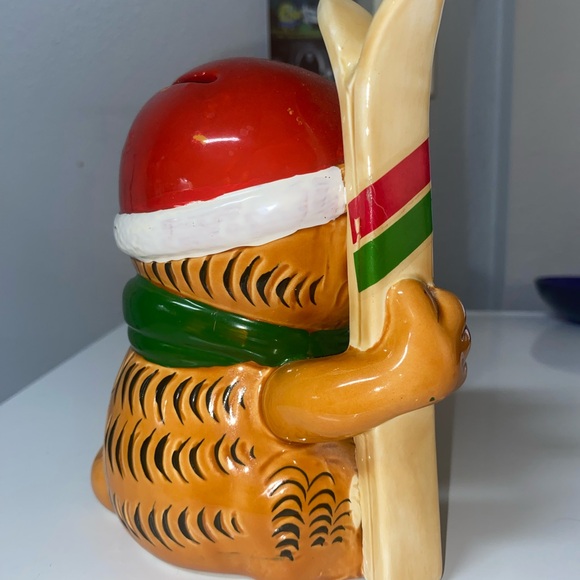 Enesco Garfield Skier Piggy Bank - Picture 5 of 11